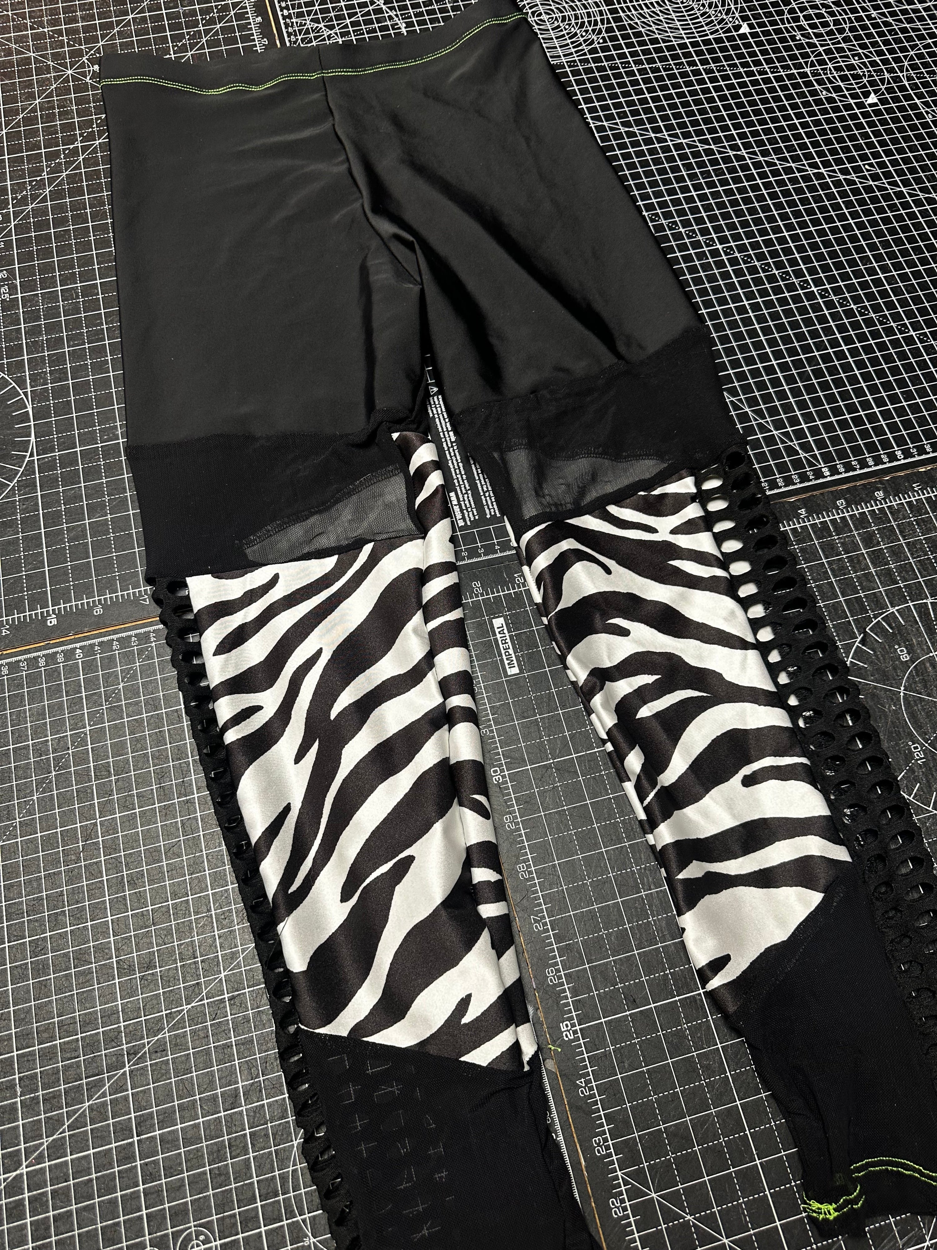 Zebra X Mesh Panelled Leggings